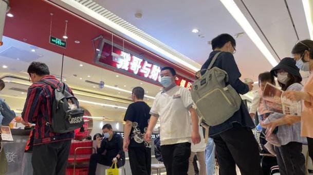 發(fā)哥與財(cái)叔關(guān)于牛雜煲的故事