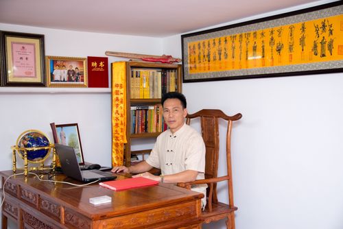 易緣先生:傳道受業(yè) 廣收弟子 助力傳統(tǒng)文化發(fā)展